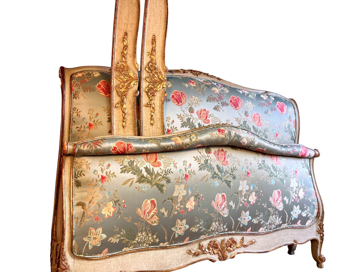 Lit double de style Louis XV en bois laqué gris vert et doré, France, fin XIXe siècle-photo-4
