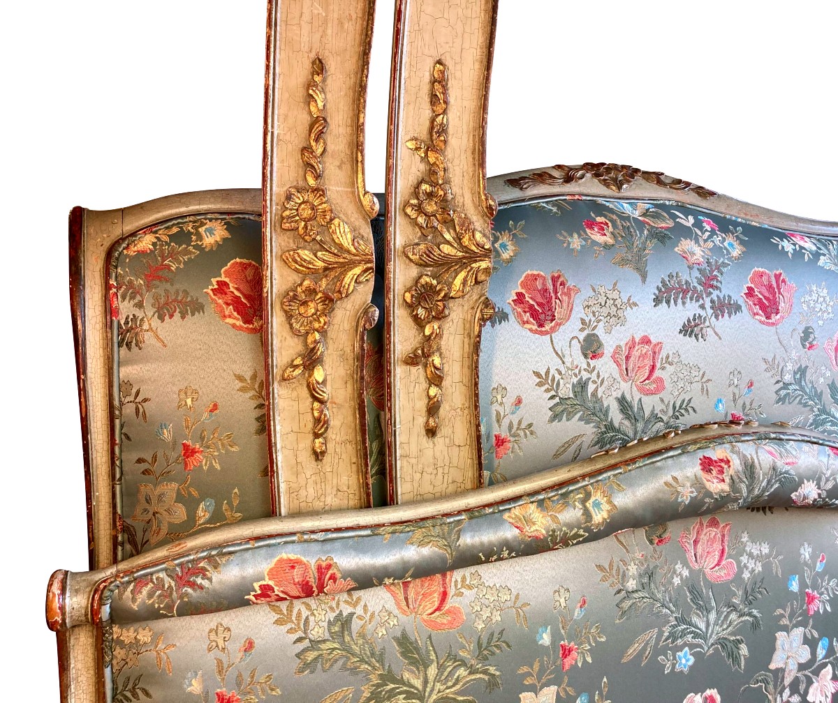 Lit double de style Louis XV en bois laqué gris vert et doré, France, fin XIXe siècle