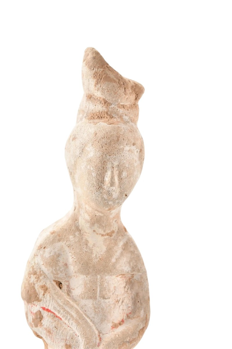 Statuette funéraire chinoise Tang – Mingqi dame de cour en argile, dynastie Tang (618–907)-photo-2