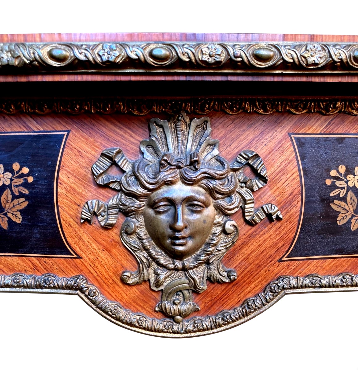 Table en console en marqueterie de bois de rose du XIXe siècle-photo-4