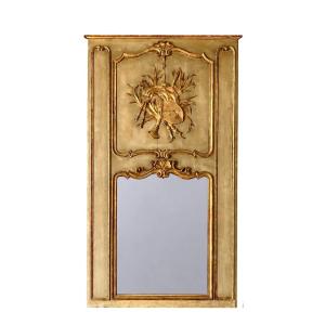Trumeau de Boiserie Louis XV en Bois Sculpté et Doré à Décor de Trophée Musical XVIIIe siècle