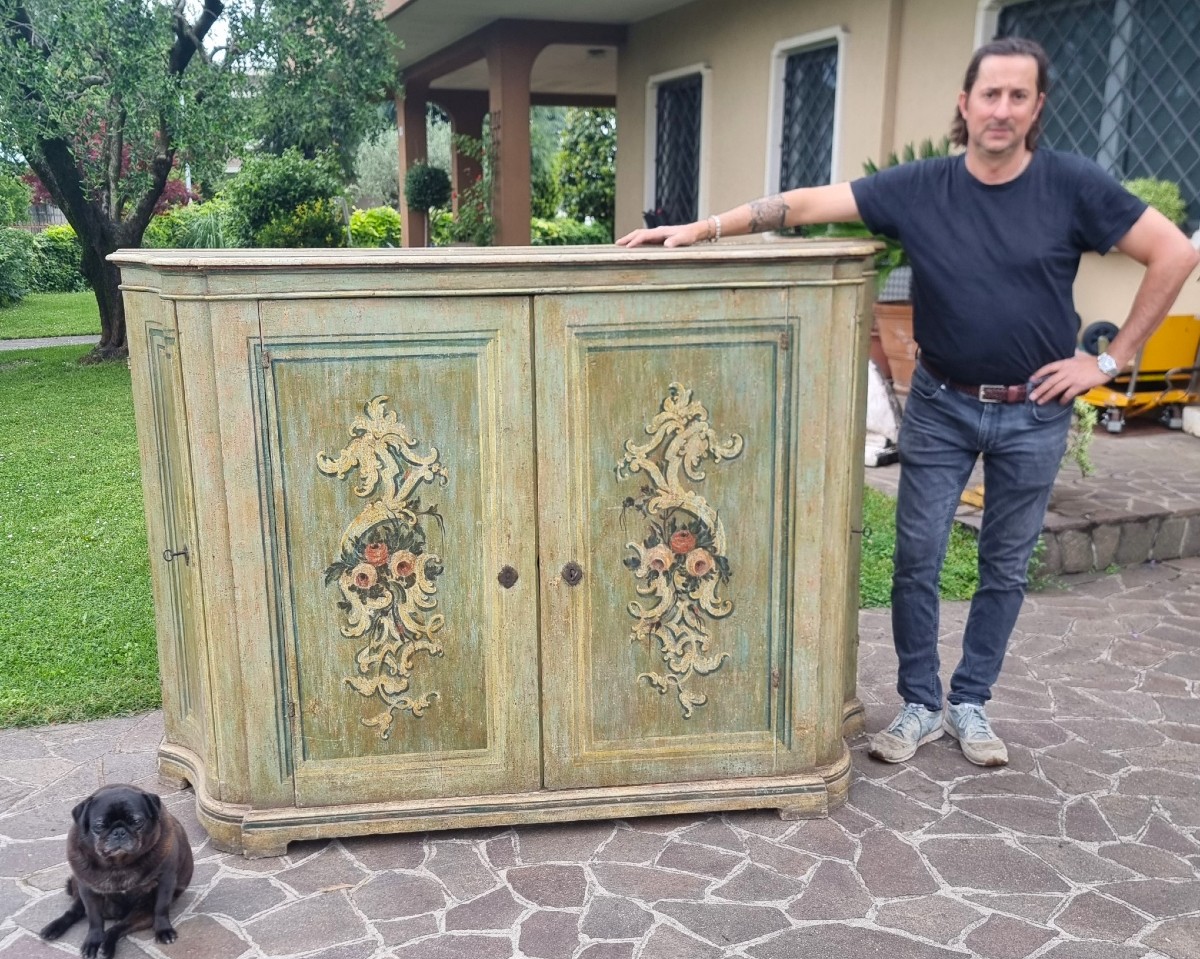 18th Century Venetian Lacquered Sideboard – Timeless Elegance-photo-2