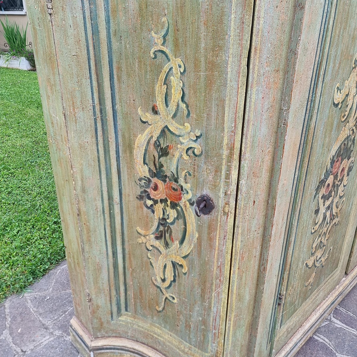 18th Century Venetian Lacquered Sideboard – Timeless Elegance-photo-4