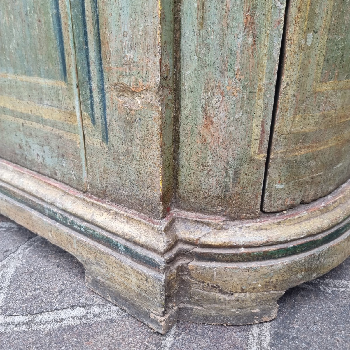 18th Century Venetian Lacquered Sideboard – Timeless Elegance-photo-5