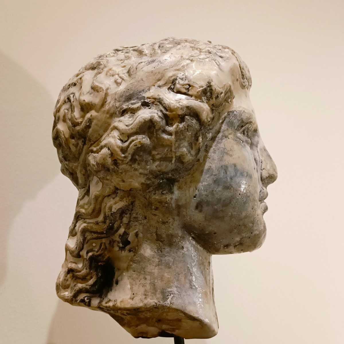 Hera Sculpture – A Masterpiece Of Art And Myth-photo-1