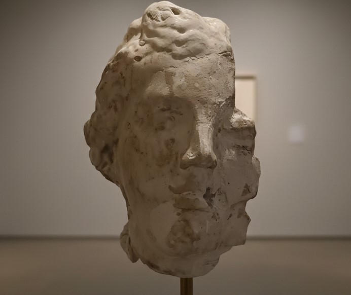 Lampe avec tête en plâtre et noir de fumée, abat-jour avec calques d’architecture XX sieclè-photo-3