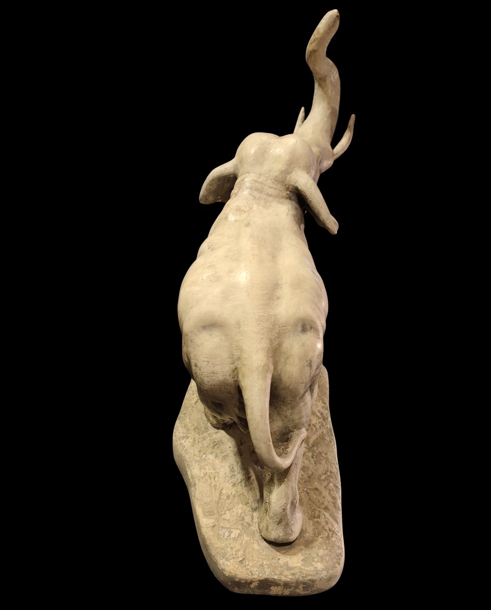 Éléphant des années 40 Art Déco  Parisienne en terre cuite et plâtre-photo-2