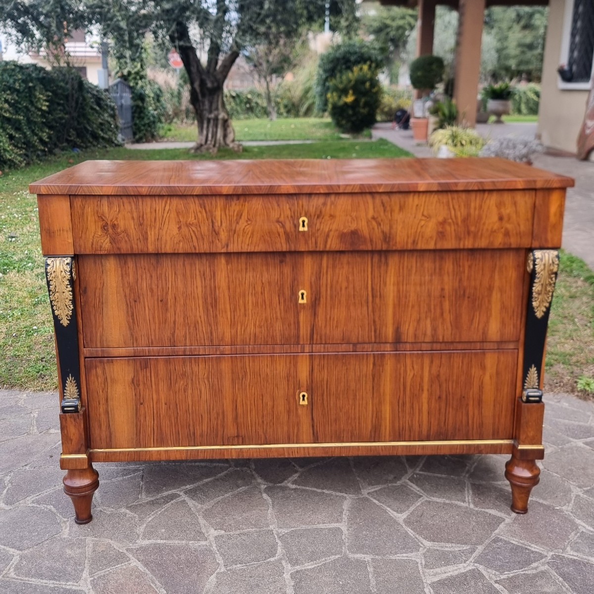 Commode Empire 1820 en noyer plaqué Lac de Garde