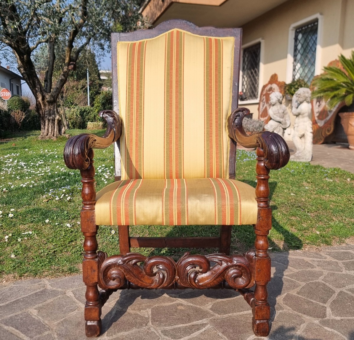 Original 17th-century Hand-carved Walnut Armchair-photo-2