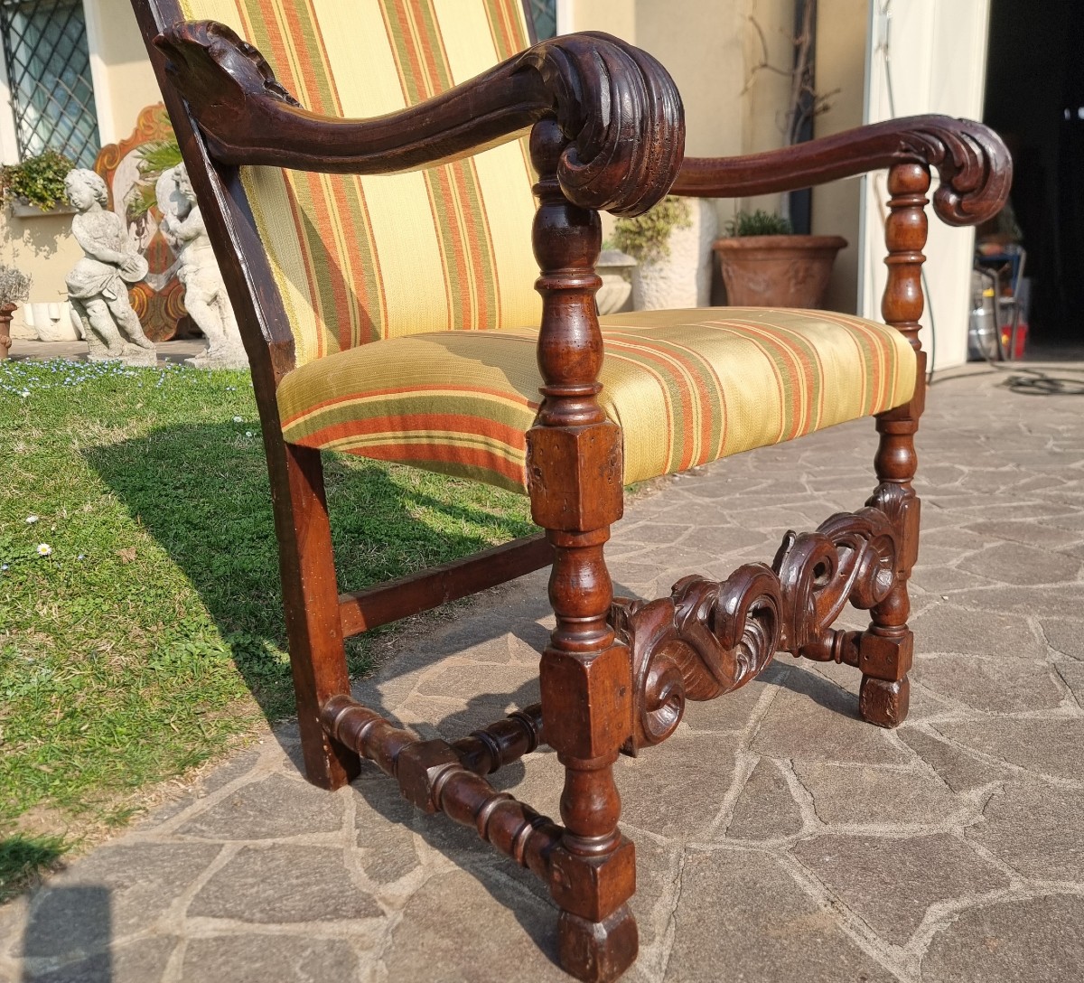 Original 17th-century Hand-carved Walnut Armchair-photo-3