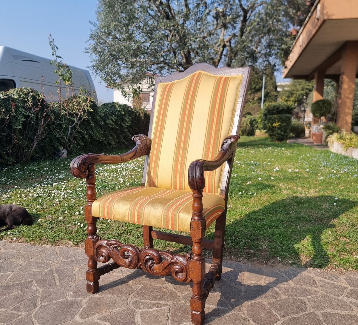 Original 17th-century Hand-carved Walnut Armchair-photo-2