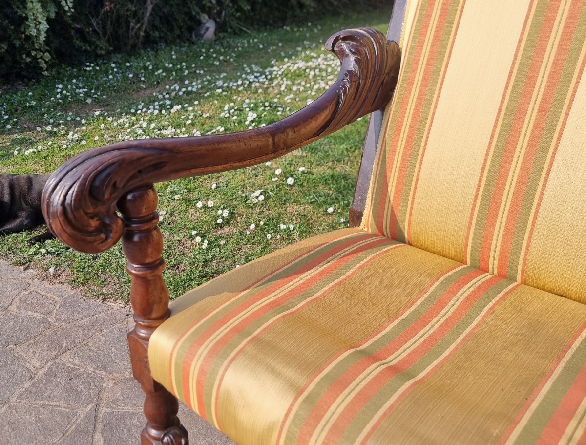 Original 17th-century Hand-carved Walnut Armchair-photo-3