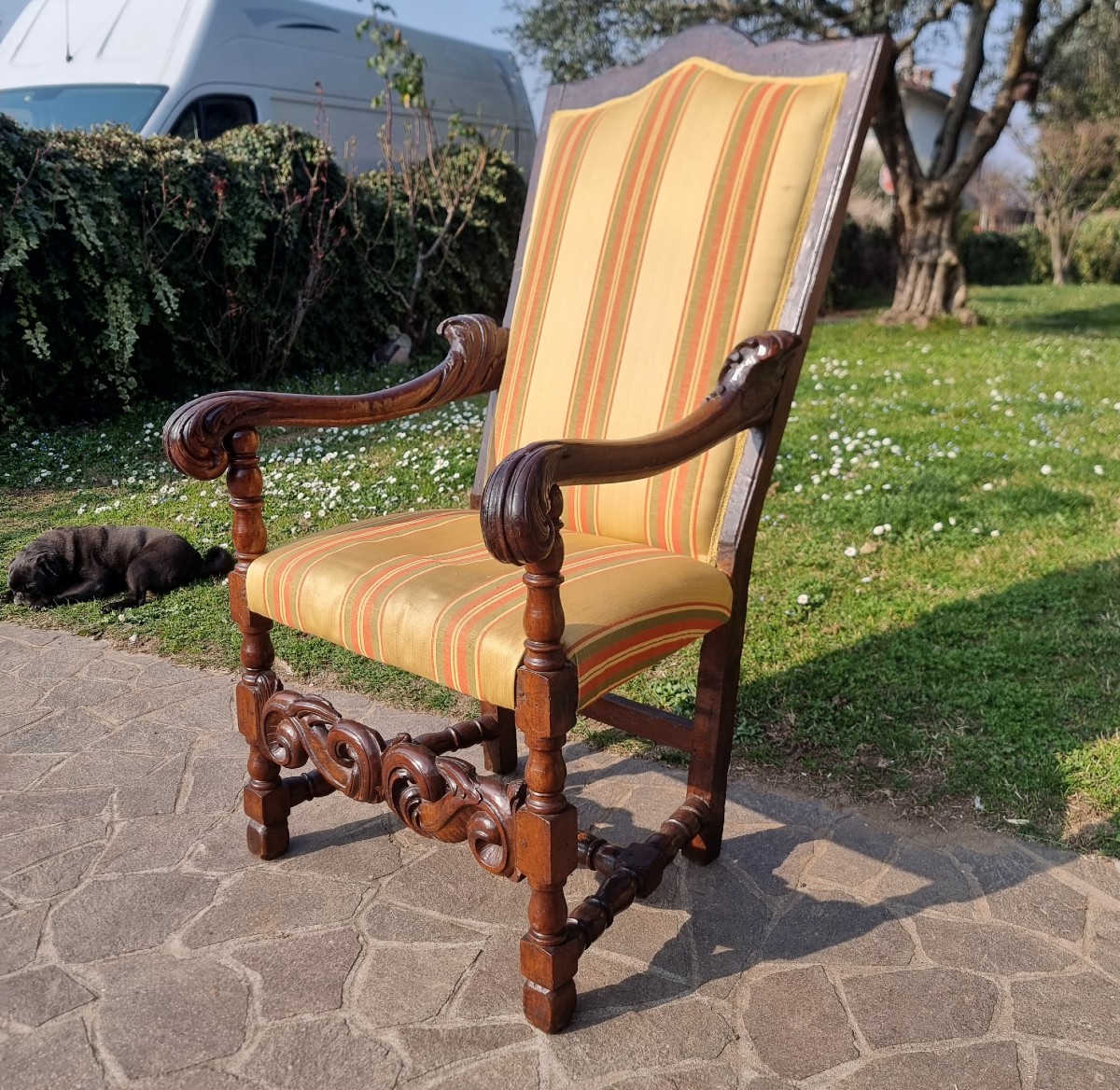 Original 17th-century Hand-carved Walnut Armchair-photo-4