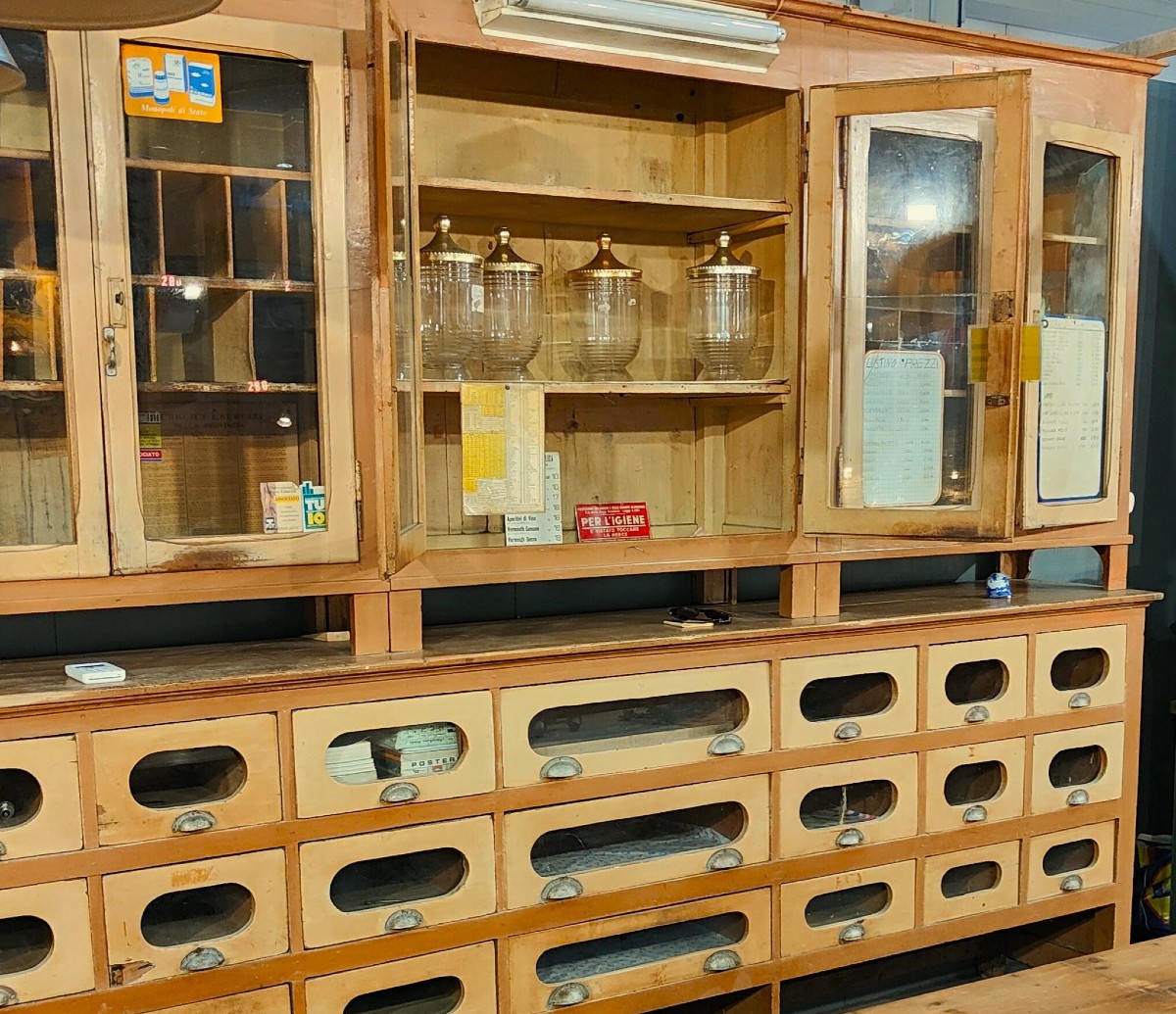 Comptoir de magasin original des années 1940-photo-1
