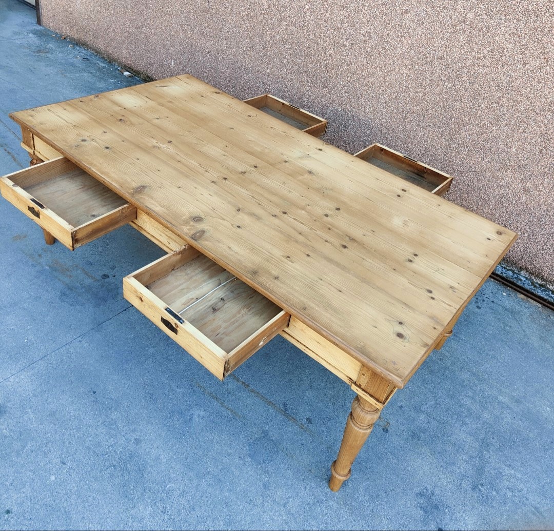 Table en pin massif fin XIXe grand dimension 12 places