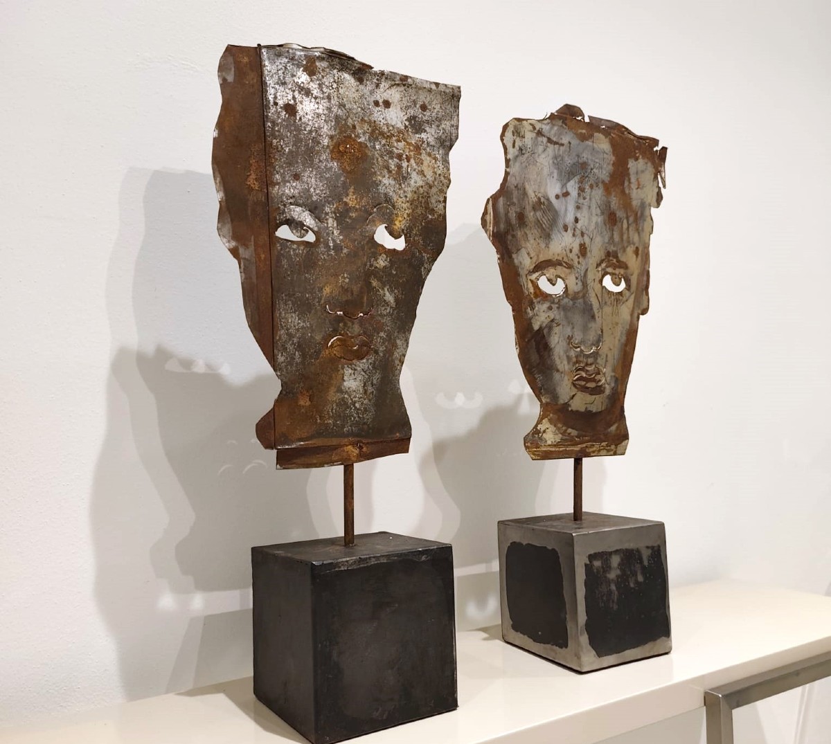 Paire de masques en tôle 1960 Jean-Pierre Raynaud-photo-4