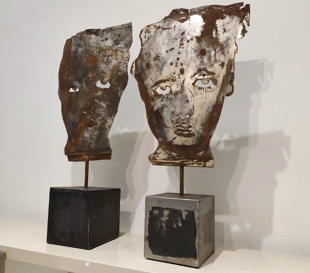 Paire de masques en tôle 1960 Jean-Pierre Raynaud-photo-1