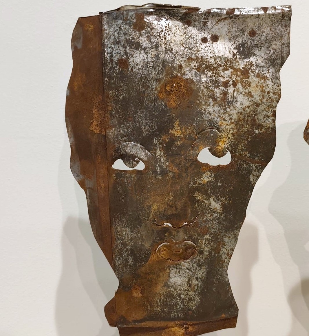 Paire de masques en tôle 1960 Jean-Pierre Raynaud-photo-2