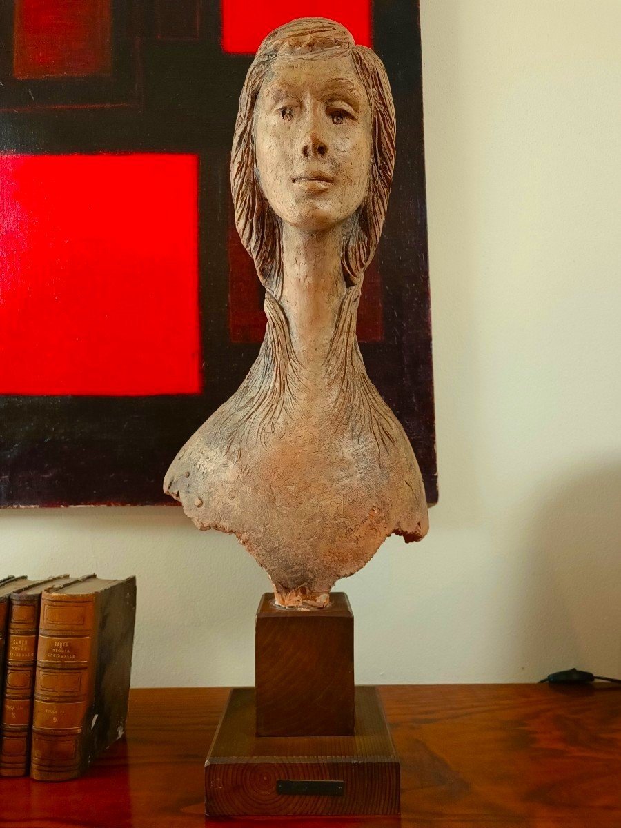 1976 Terracotta Sculpture Of A Woman: A Masterpiece By Vincenzo Brunetti-photo-1