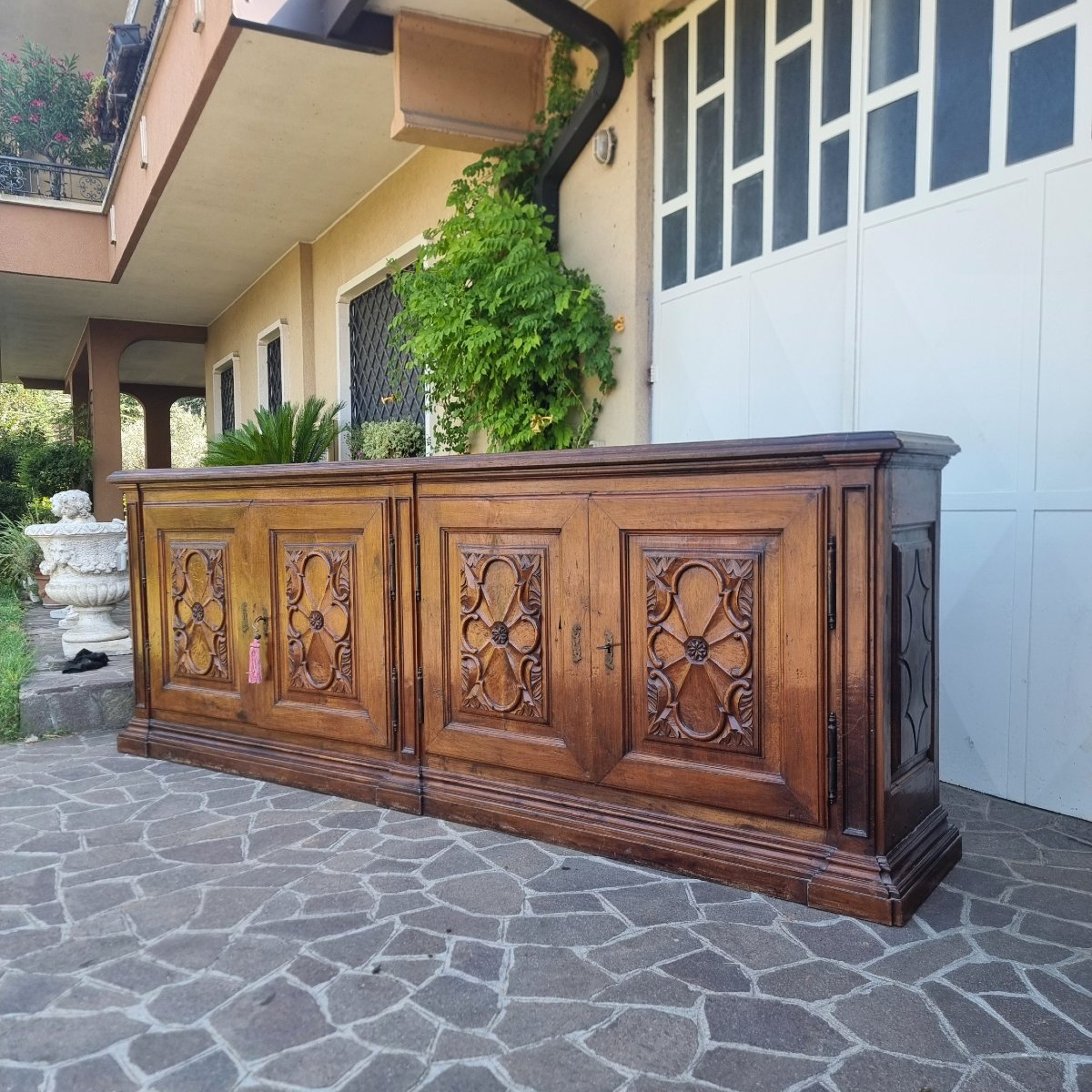Buffet  en noyer du XVIIIe siècle d'une villa turinoise-photo-2