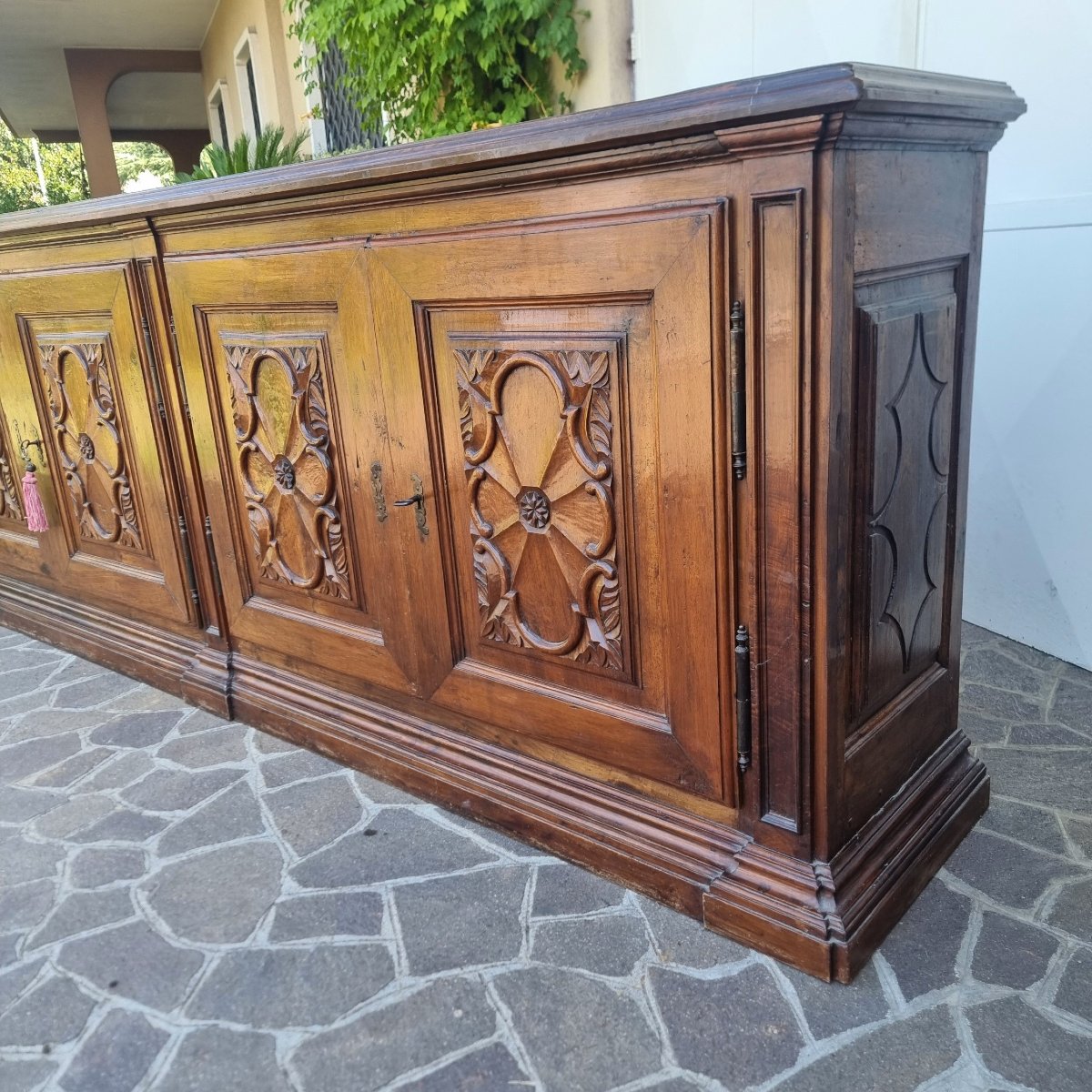 Buffet  en noyer du XVIIIe siècle d'une villa turinoise-photo-3