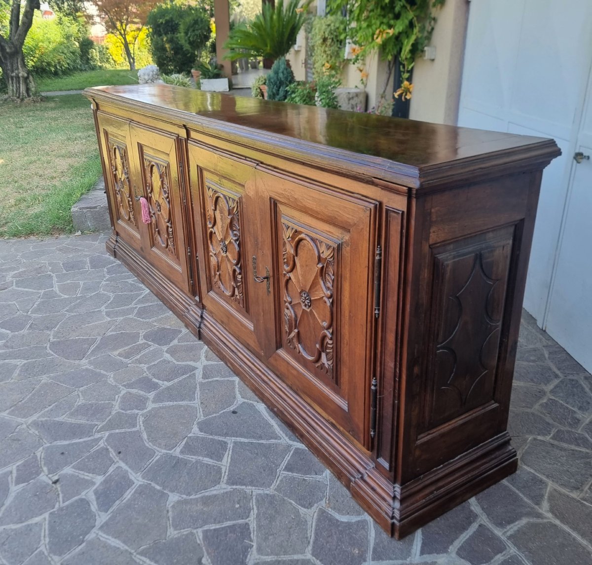 Buffet  en noyer du XVIIIe siècle d'une villa turinoise-photo-4