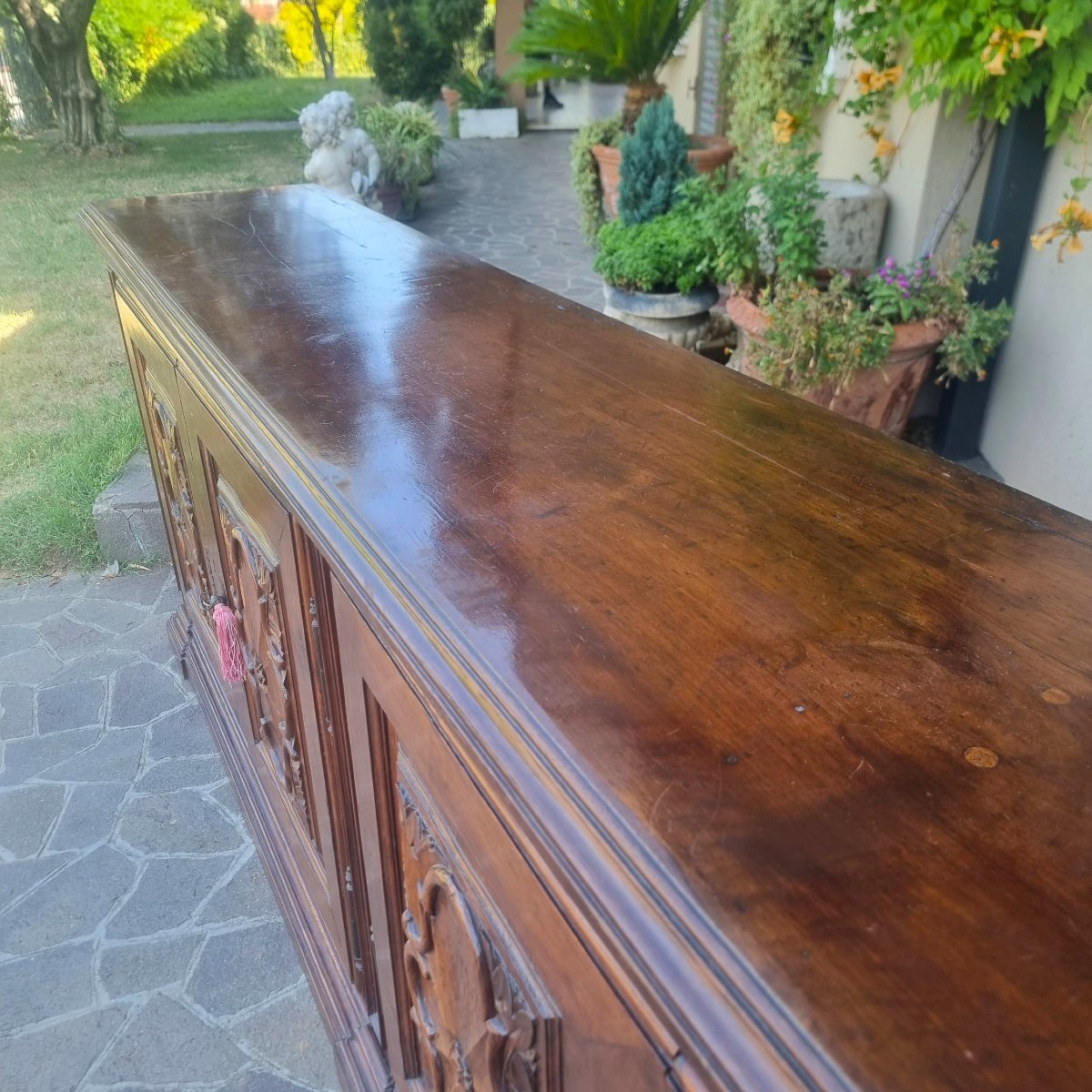 Buffet  en noyer du XVIIIe siècle d'une villa turinoise-photo-1