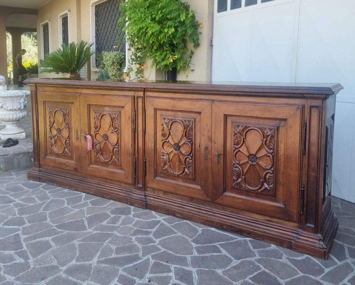 Buffet  en noyer du XVIIIe siècle d'une villa turinoise-photo-3