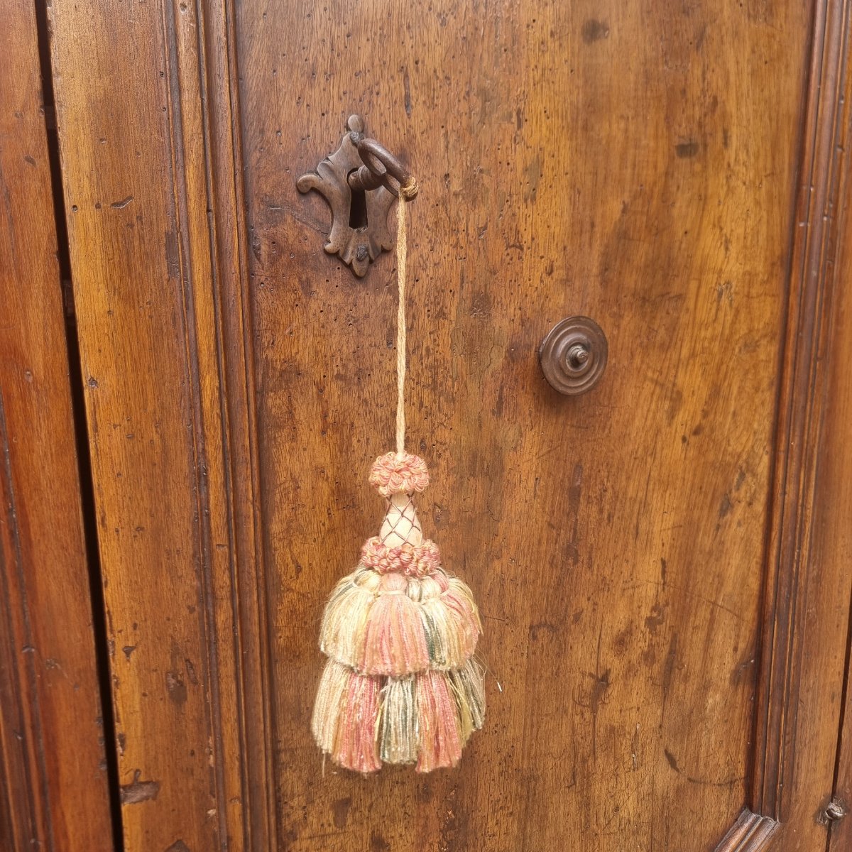 Buffet en noyer du XVIIe siècle à deux portes verrou d'origine-photo-3