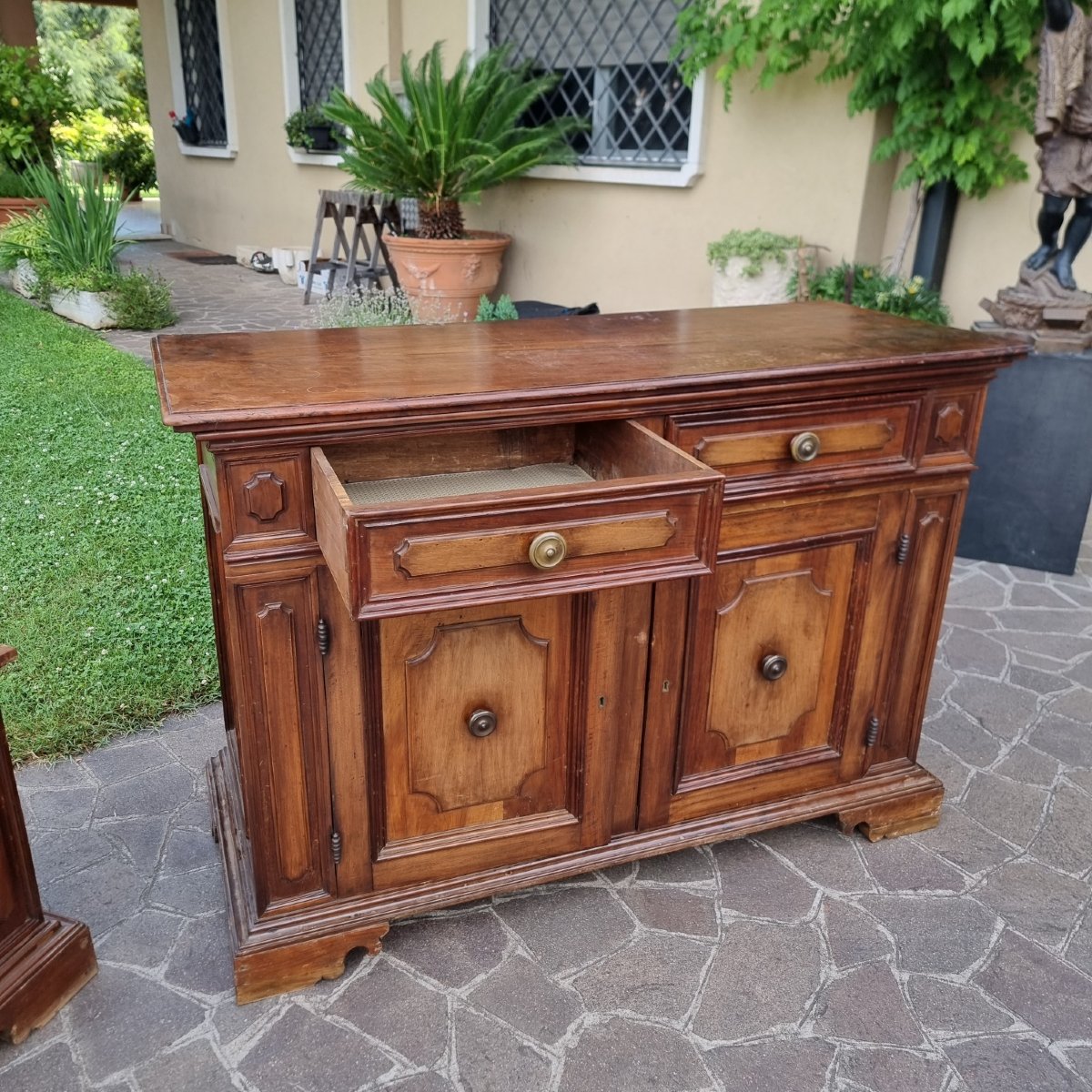 Paire de buffets en noyer du fin XVIIIe siècle bolognais-photo-1