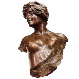 Bronze Bust Of A Woman From 1920: An Art Deco Masterpiece