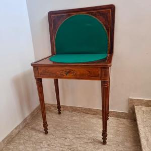 Table de jeu Carlo X 1820 en érable et acajou avec incrustations