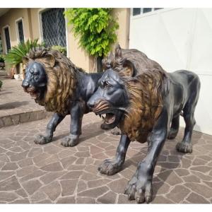 Paire de lions en bronze fin  XIXe siècle original pas de nouvelle réplique