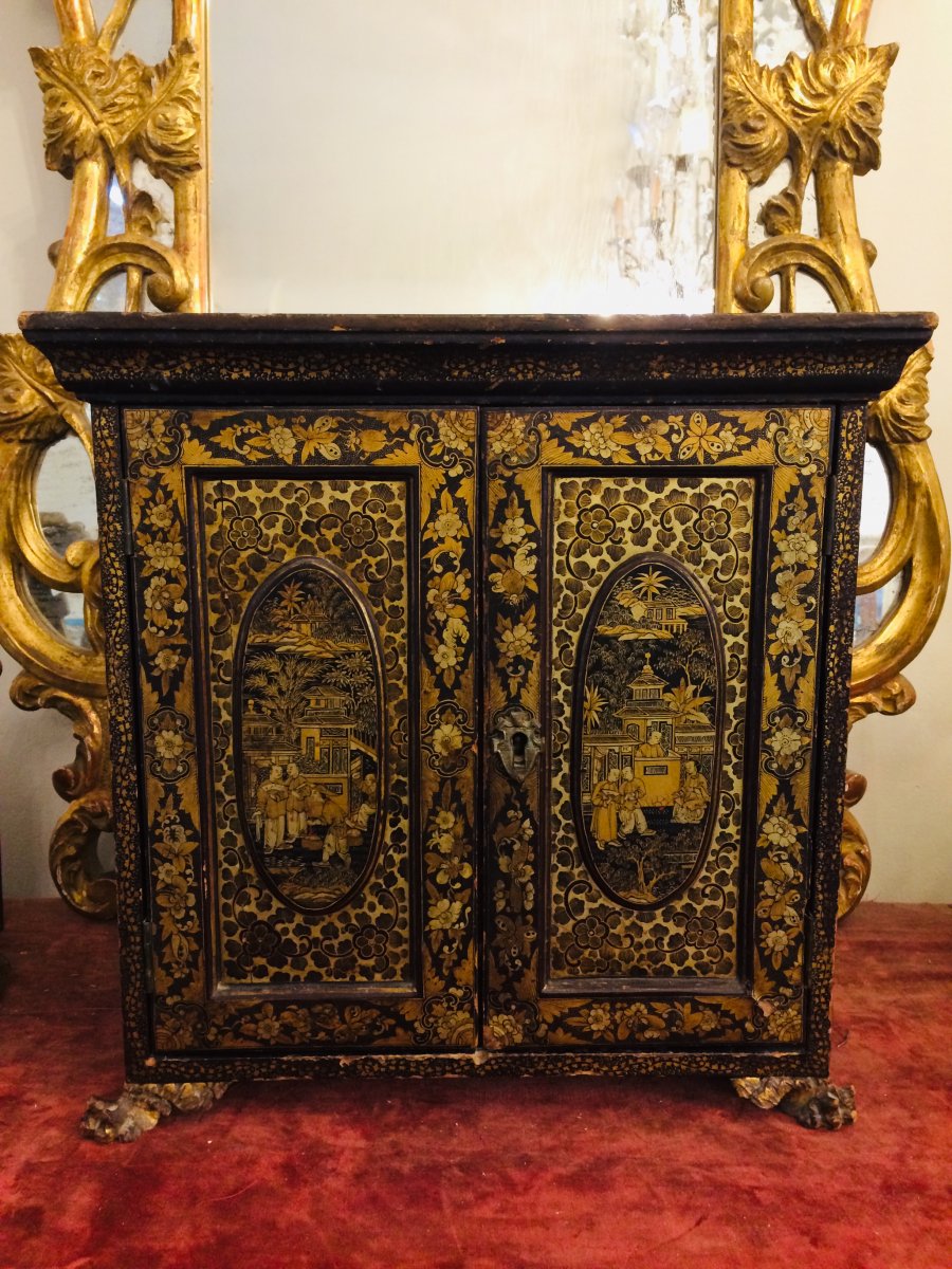 Small Chinese Cabinet 19th In Lacquer-photo-2