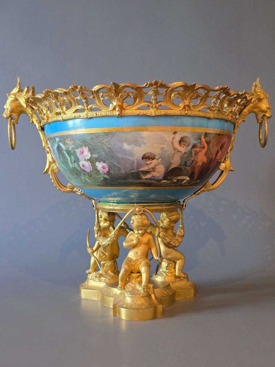 Imposante Coupe Centre De Table En Porcelaine et Bronze Doré, XIXème Siècle.-photo-2