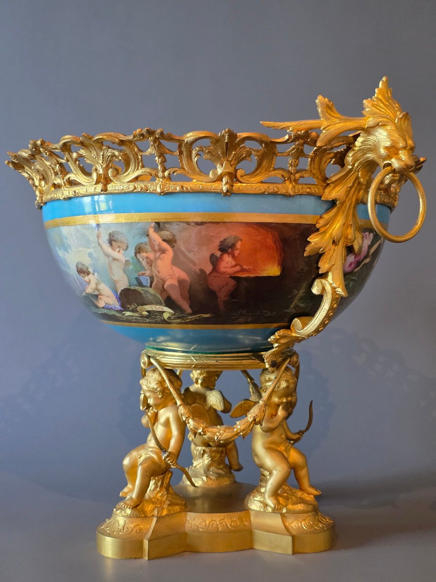 Imposante Coupe Centre De Table En Porcelaine et Bronze Doré, XIXème Siècle.-photo-3