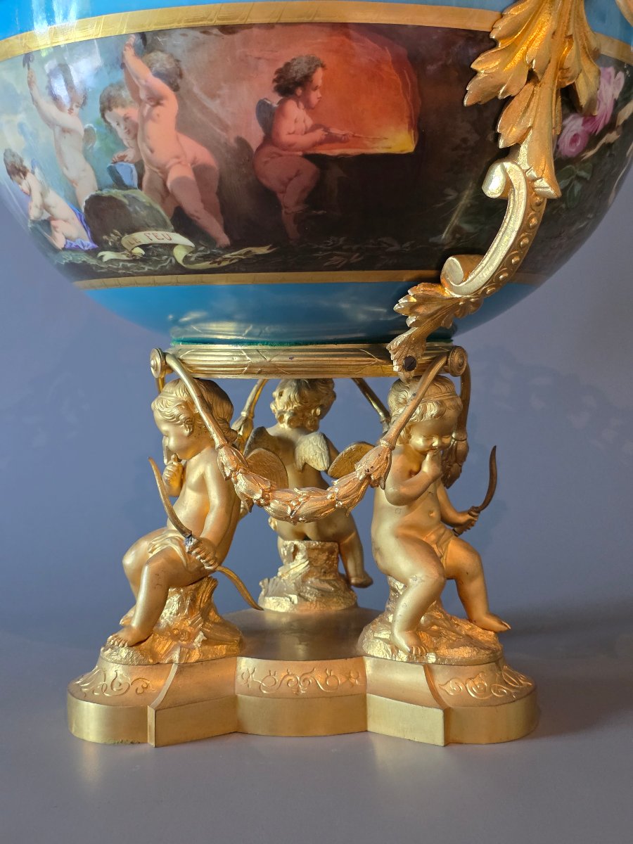 Imposante Coupe Centre De Table En Porcelaine et Bronze Doré, XIXème Siècle.-photo-1