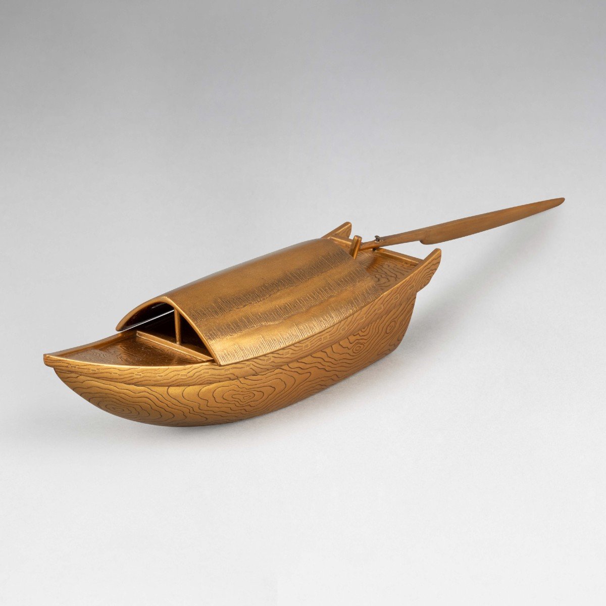 Kobako – Rare Model In The Shape Of A Boat In Gold Lacquer. Japan Edo-photo-3