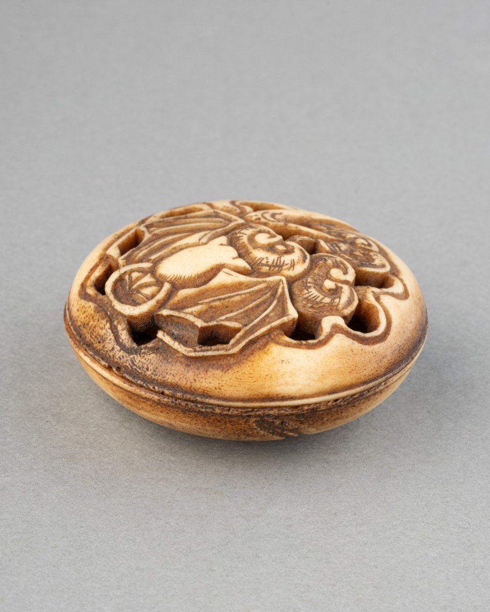 Netsuke de type Ryusa Manju, sculpté en corne de cerf. Chauve-souris. Japon Meiji-photo-3