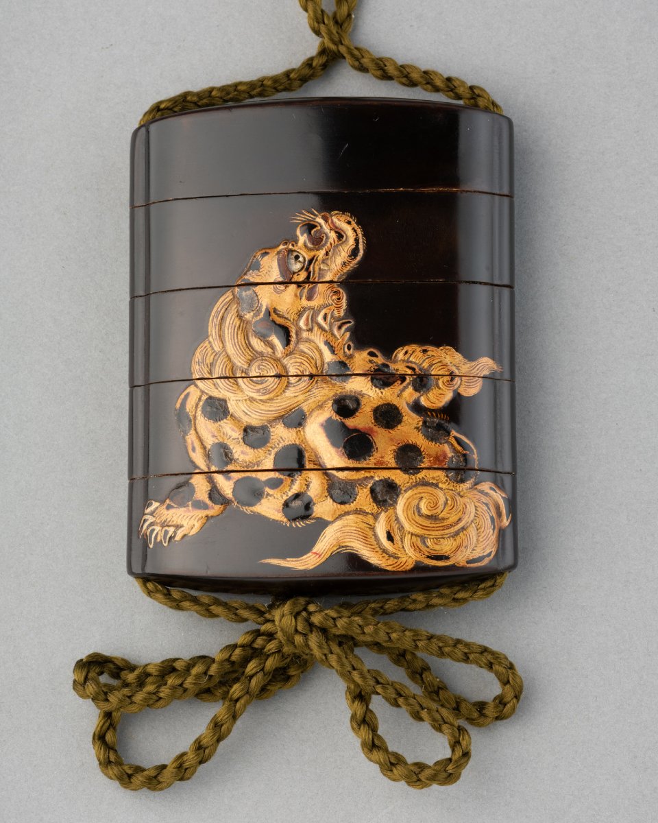 Inro With A Raised Shishi Lacquer Design On A Black Background. Edo Period, Japan-photo-3