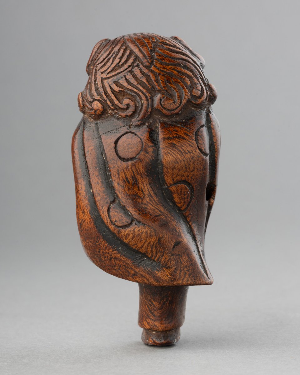 NETSUKE en bois sculpté Personnage déguisé pour la danse du lion,  Shishimaï. Japon Edo, Meiji -photo-3