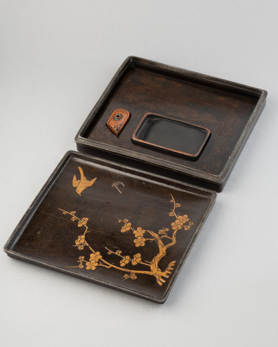 Japanese Lacquer Suzuribako, Edo Period. Shodana Gold Lacquer-photo-4