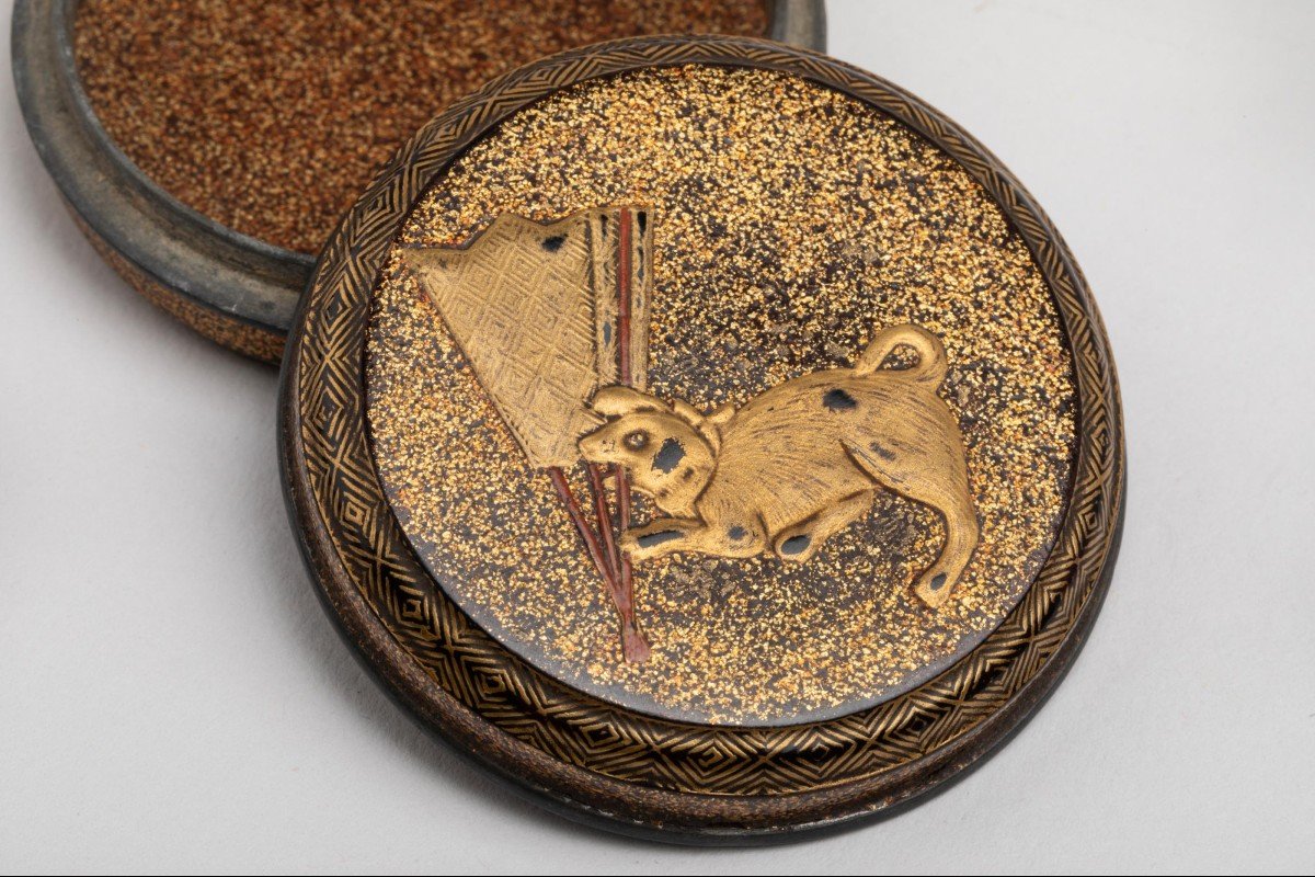 Kôgô – A Circular Japanese Lacquer Box For Incense, Japan Edo-photo-2