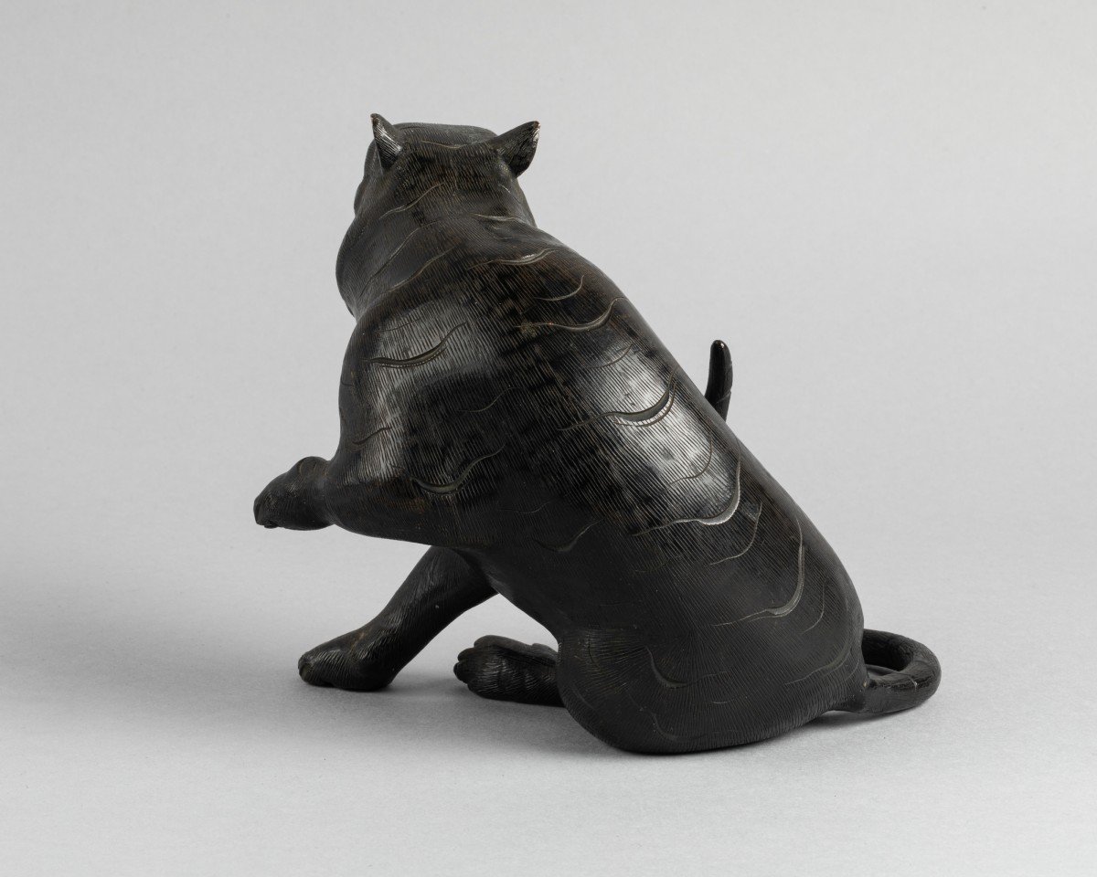 Bronze Tiger. Japan Edo-photo-1