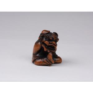 Netsuke En Bois Sculpté Par Sukeyuki - Danseur De Shishimaï. Japon Edo