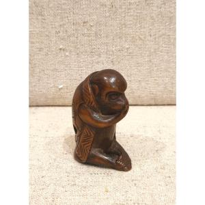 Netsuke – Amusing Model Of A Small Monkey, Depicted Seated. Japan, Late Edo, Early Meiji Period