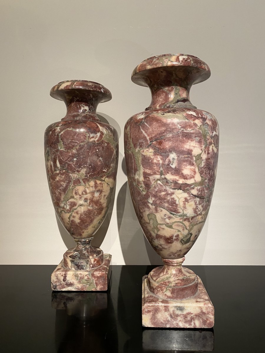 Paire De Vases En Marbre 