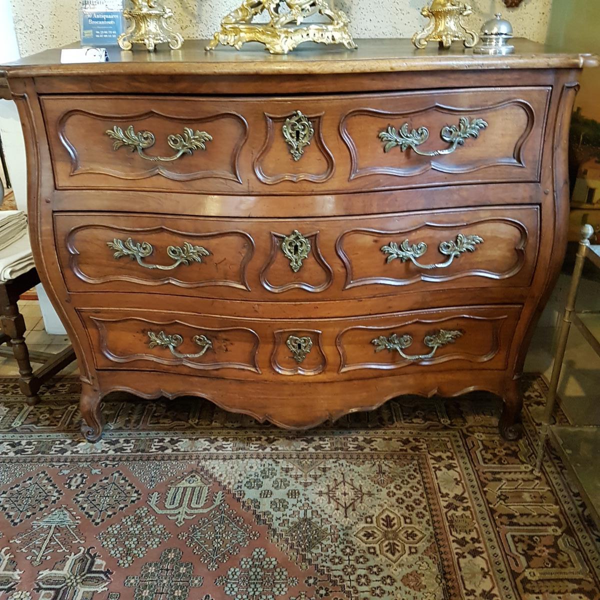 Commode Louis XV En Noyer 18 ème 