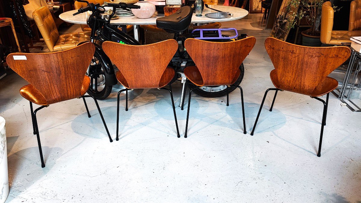 4 Chaises Butterfly 3107 Arne Jacobsen 1971-photo-2