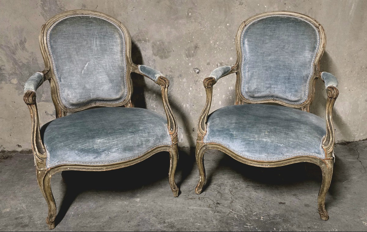 Paire de fauteuils cabriolets Louis XV, d’époque XVIIIe